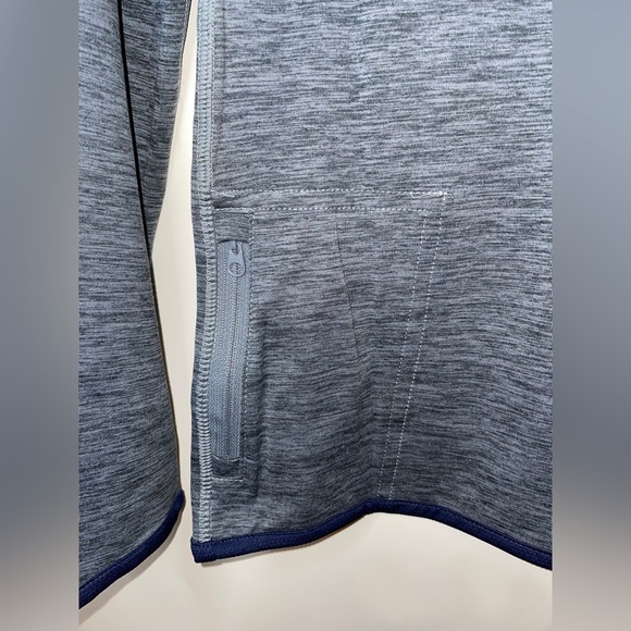 New Balance Woman’s Athletics Half Zip Sweatshirt (S) - Picture 4 of 11